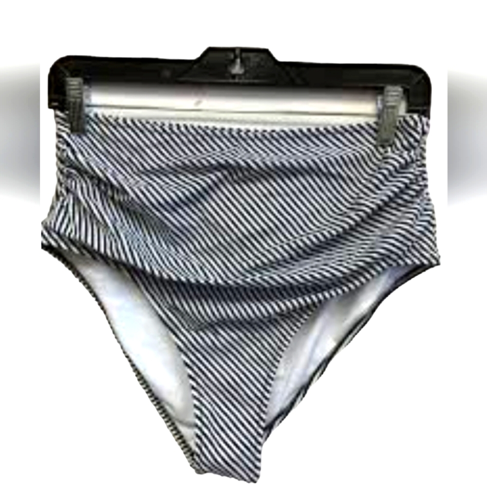 CUPSHE BLACK AND WHITE STRIPE BIKINI BOTTOMS SIZE LARGE ROUCHED AT SIDES